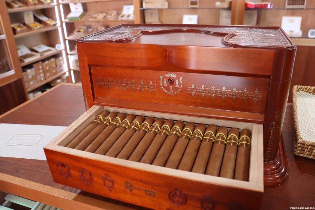 An extremely rare Humidor of San Cristobal De La Habana 1519.
